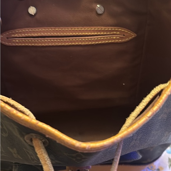 Louis Vuitton medium backpack. - Picture 5 of 5